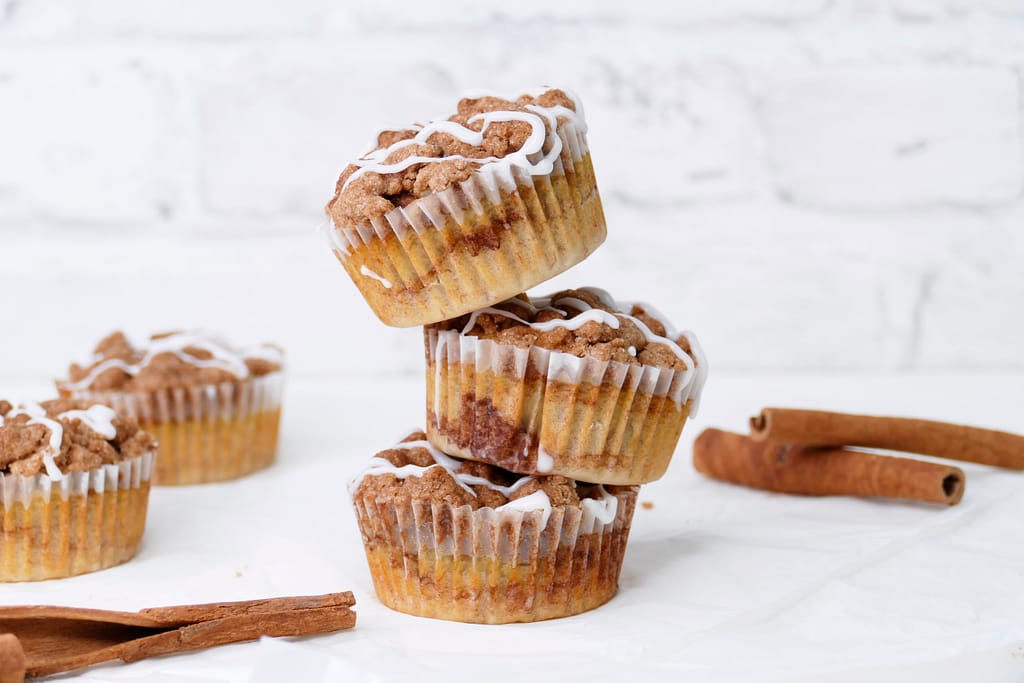 Bananen-Zimt Muffins mit Zimtstreuseln – CakeBee